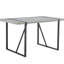 Table de salle à manger chic avec motif en marbre gris: table, structure en métal et 4 pieds en tissu brun pour une table avant-gardiste: ambiance texturée