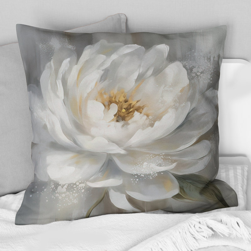 Coussin blanc avec pivoines blanches