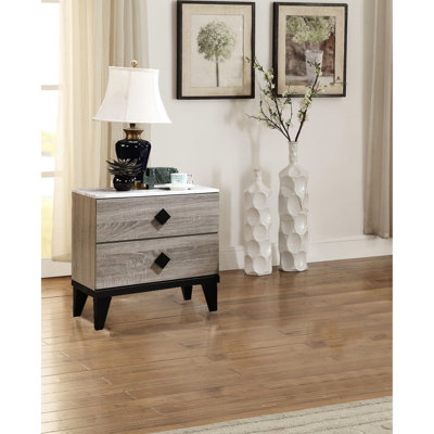 Table de chevet de style rustique en chêne crémeux avec surface en faux marbre, 23 x 15 x 23 accents crème, 23 po x 15 po x 23 po