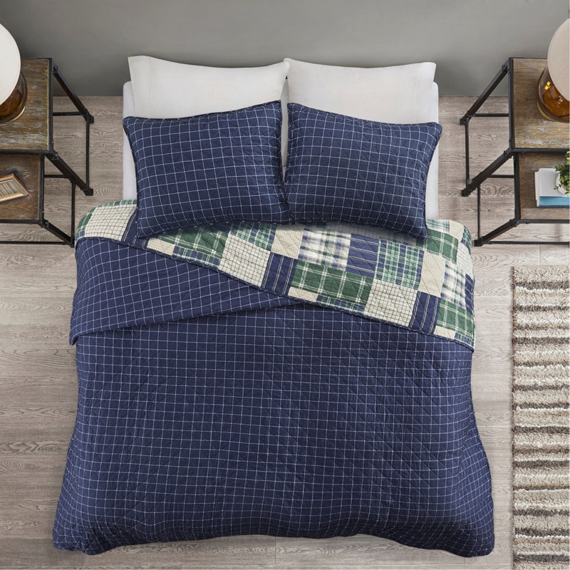 3 Piece Reversible Printed Quilt Set Green / Navy