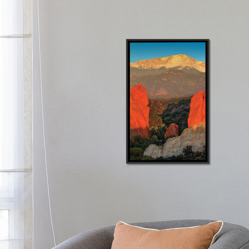 « vertical gateway to majesté » par bill sherrell, reproduction d’impression sur toile tendue, H 26 po x l 18 po x P 1,5 po
