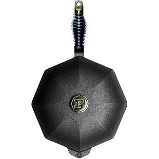 Cast Iron Skillet & Lid