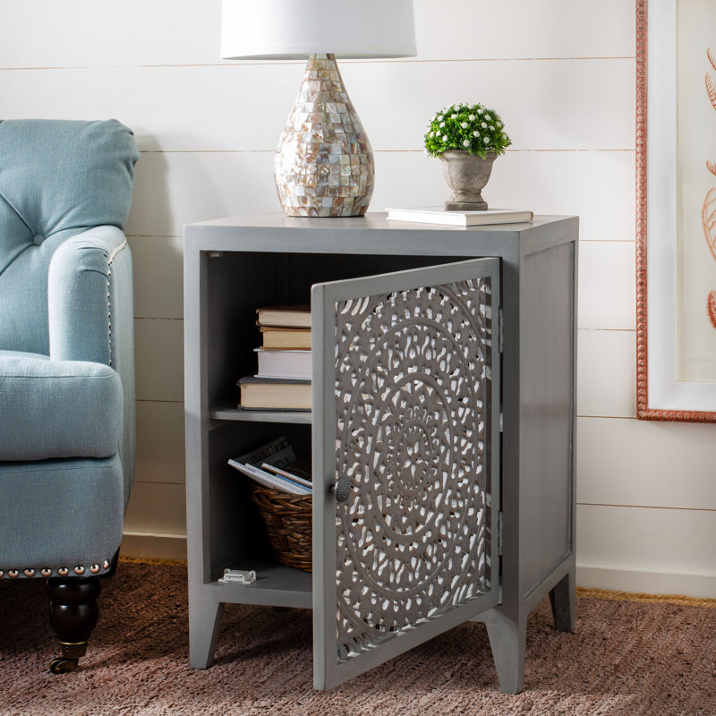 Élégante table de chevet l 20 po Etherson - Porte en bois blanc délavé sculpté, Noyer gris