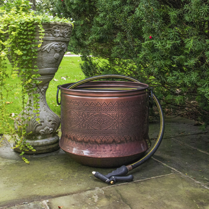 Antique Bronze Embossed Metal Hose Holder with Drain Holes
