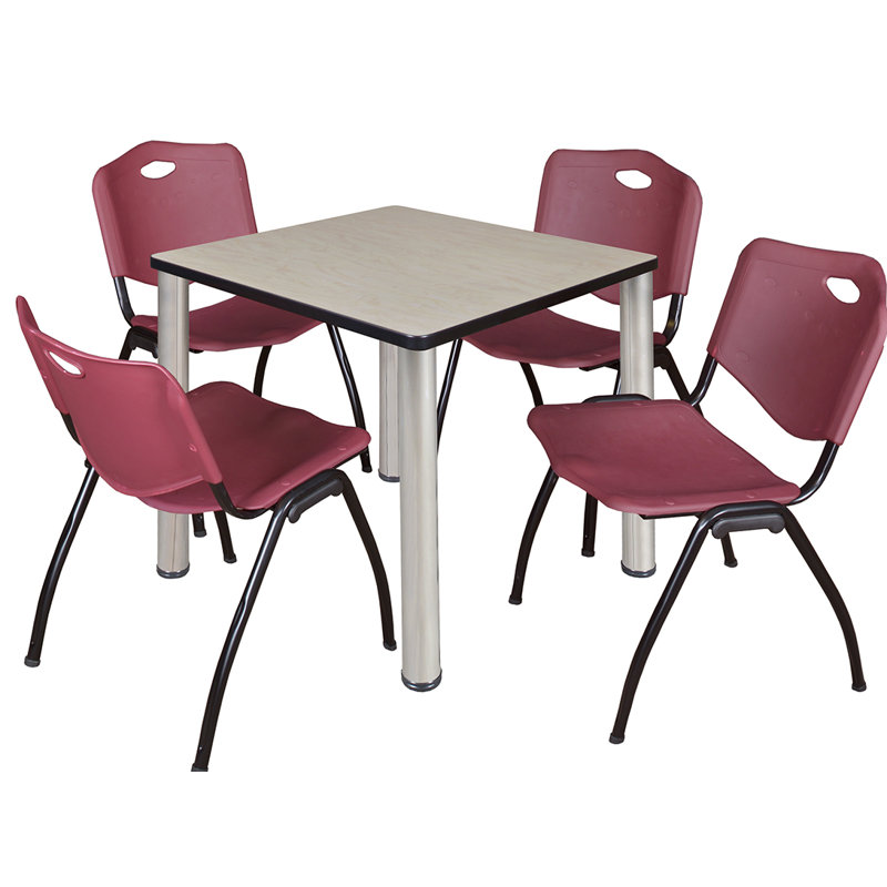 Plateau de table Kee Square, 4 chaises empilables, H 42 po x l 29 po x P 29 po, Chrome, Érable