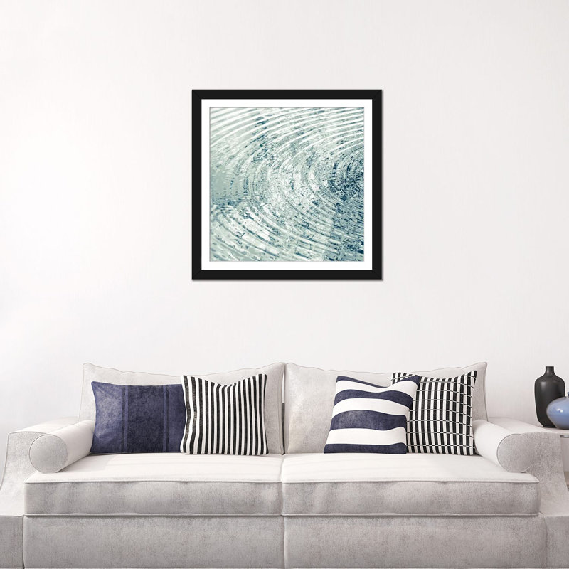«Ripples I», reproduction de photo sur toile turquoise, H 24 po x l 24 po x P 1 po, Papier beaux-arts encadré noir, Blanc