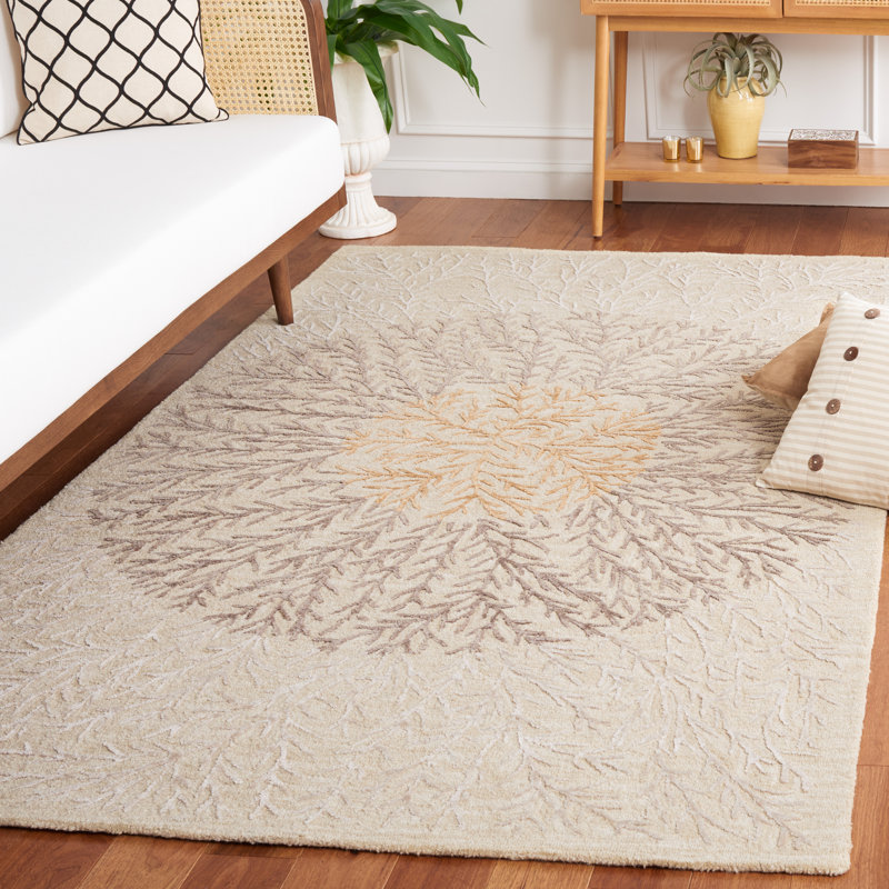 Soho Hand Tufted Wool/Cotton/Viscose Floral Rug in Beige/Brown, Rectangle 5' x 8'