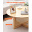 Table basse en rotin et table basse ronde en bois à un niveau pour le salon