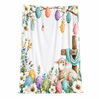 Ensemble de 1 serviette de plage pour moutons et œufs de Pâques, avec une croix en bois rustique, un agneau mignon avec une couronne florale, coloré entouré de délicates fleurs verdoyantes. Art aquarelle vibrant, parfait pour les voyages, les voyages, la décoration intérieure,