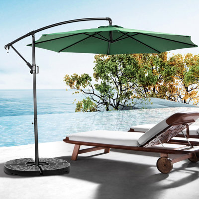 Le parasol de patio de 10 pi avec option de réglage facile, foncé, pour parasol de jardin et de piscine, ajoute une touche distinctive à