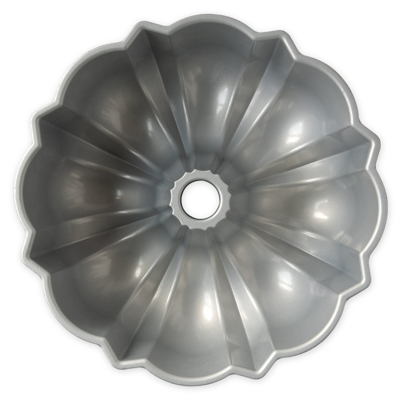Nordic Ware Original ProCast Bundt Non-Stick Round Pan, Gray