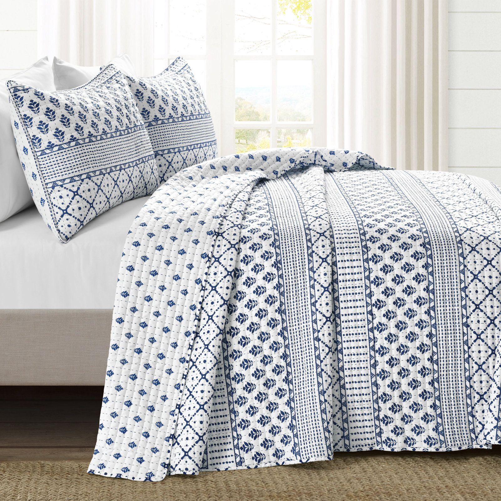 Willards Quilt Set, King Quilt + 2 Shams, Navy/White
