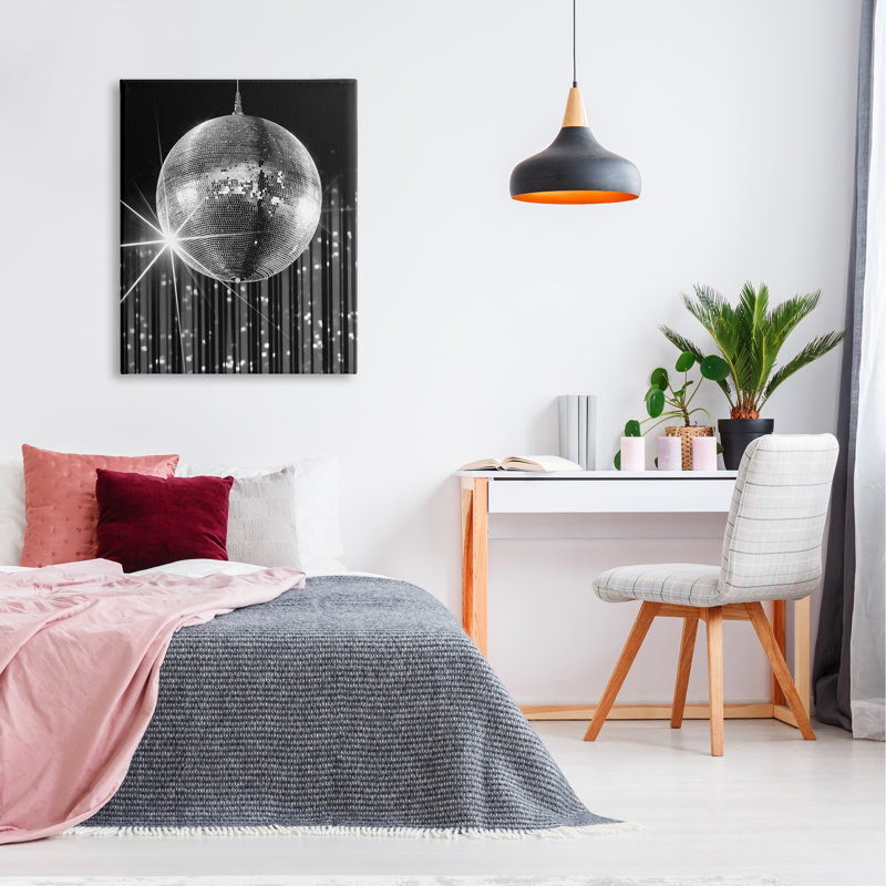 Boule disco noire, H 40 po x l 30 po x P 1,5 po