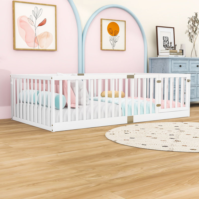 Lit sur pied de style Montessori avec garde-corps et porte battante, Twin, White