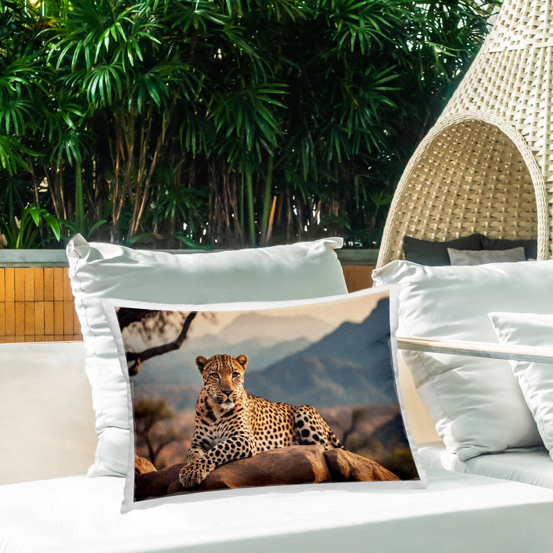Coussin d'extérieur imprimé Splashing Canyon Stallions par Noah Bay