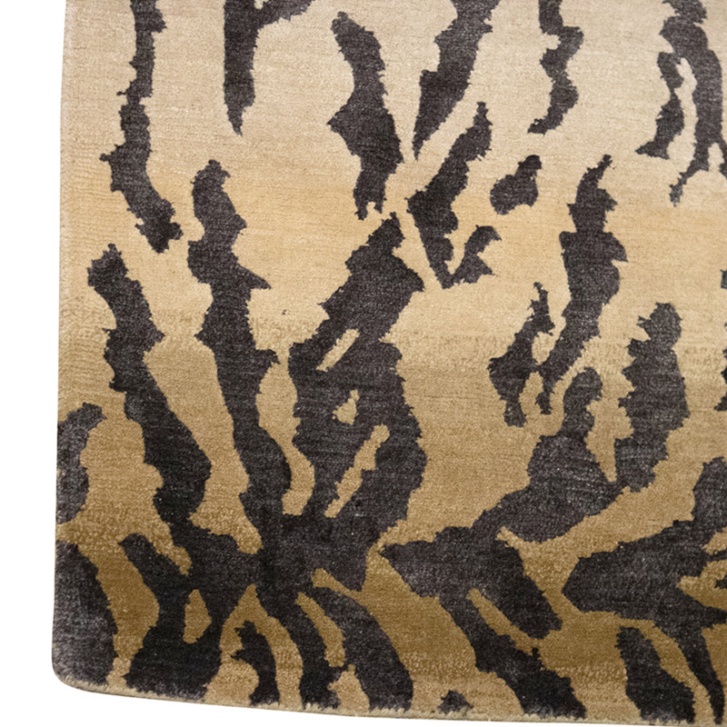 Hand Knotted Area Rug in Tiger