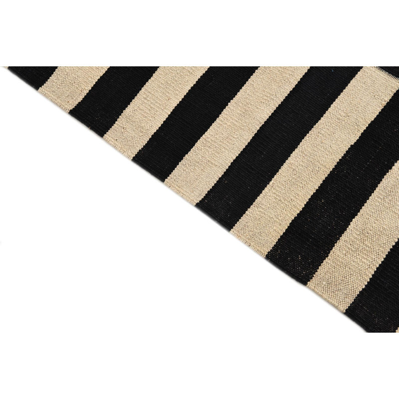 Tapis noir et blanc Ousley