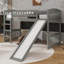 Lit mezzanine simple mettant en valeur une glissade