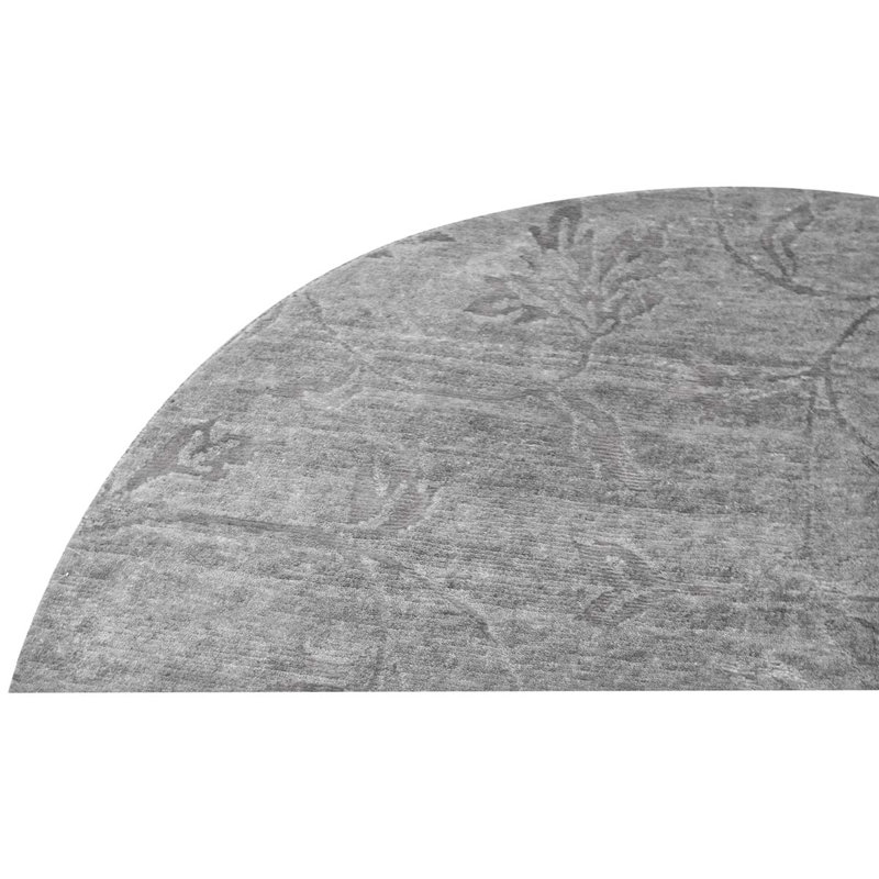 Area Rug in Gray/Off-White