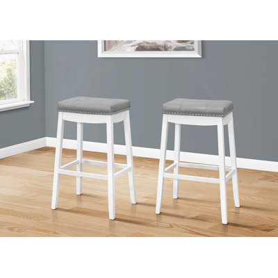 Tabouret de bar, ensemble de 2, hauteur de bar, siège de selle, bois blanc, aspect cuir gris, transitionnel