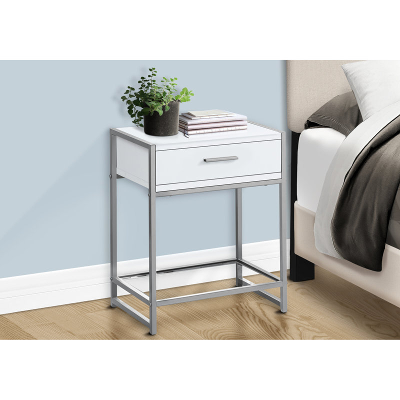 Table de bout de chambre polyvalente avec stratifié blanc, métal gris et espace de rangement contemporain