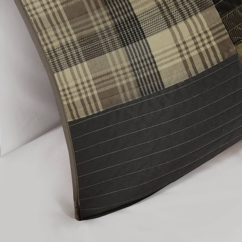 Rustic Charm King-Sized Reversible Cotton Quilt Set in Tan