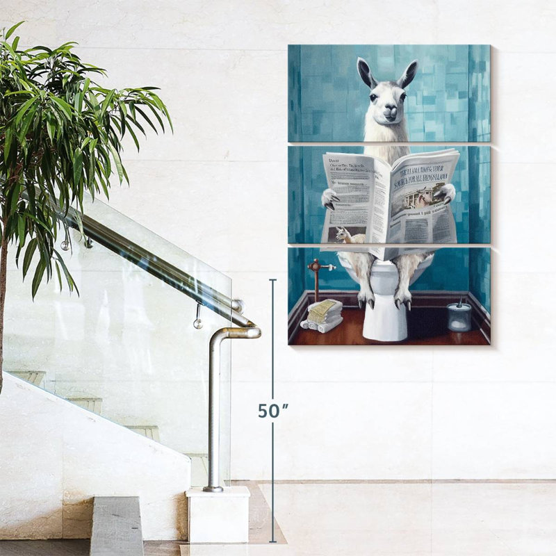 «Funny Animal Llama On A Toilette», reproduction sur toile 3 pièces par Furry Portraits, H 65 po x l 42 po x P 1,25 po
