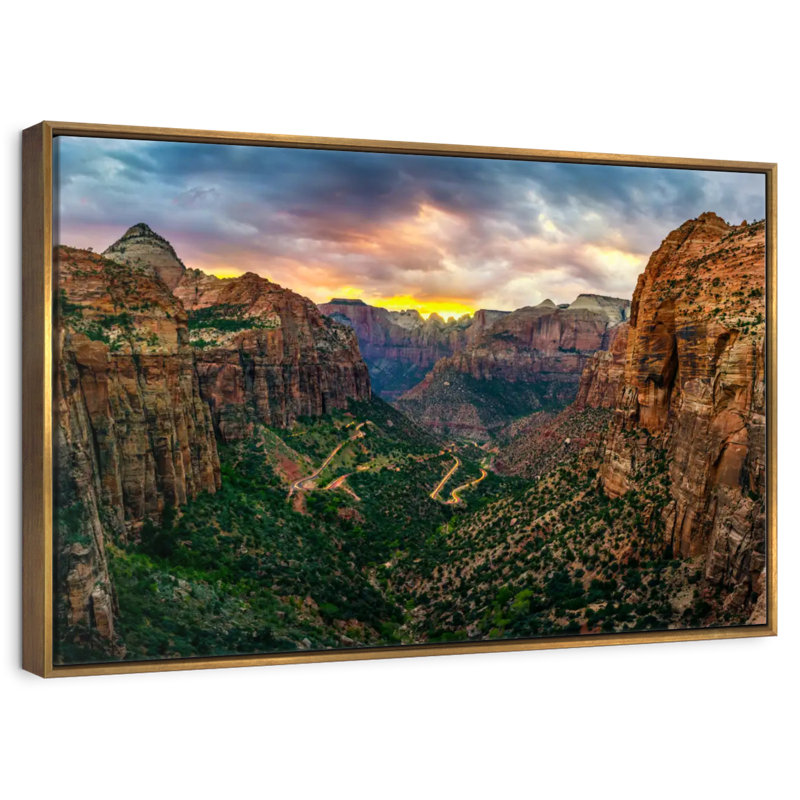 Parc national de Zion au coucher du soleil, Cadre flottant doré, 19 po x 13 po