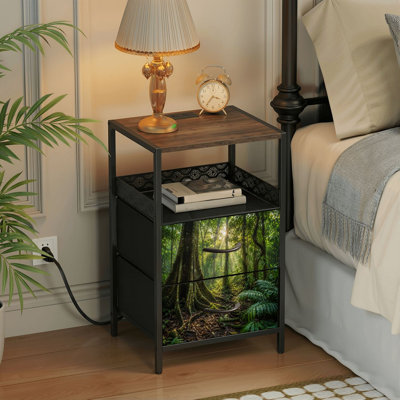 Table de chevet 2 tiroirs avec station de charge, table de chevet pour chambre avec ports USB et amp; Outlets, tablette ouverte noire, table de chevet avec impression d'arbres filtrant la lumière du soleil de la forêt tropicale