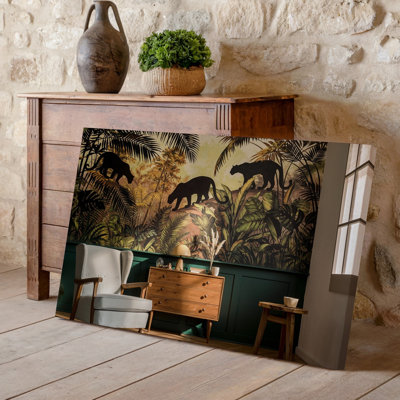Toile «A Cozy Interior arrangement» avec une magnifique décoration murale représentant une scène de jungle luxuriante