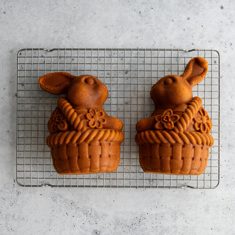 Bunny In A Basket 3D Cake Pan