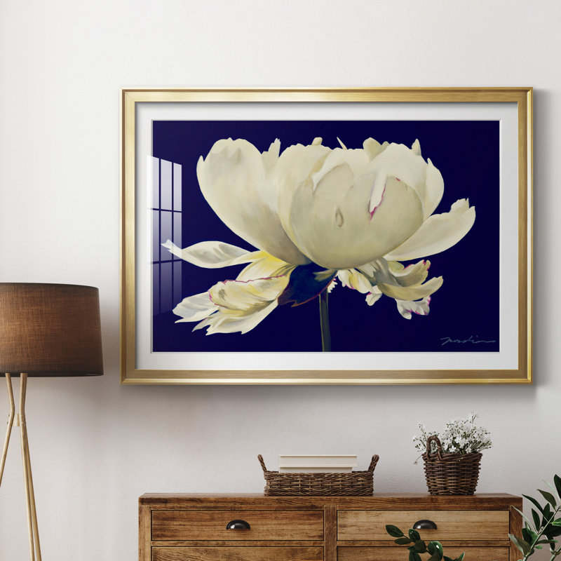 Aglow I - Impression de cadre photo sur papier, Encadrement doré, H 26,5 po x l 36,5 po x P 1,5 po