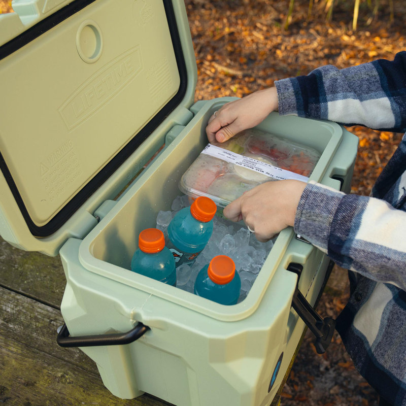28 Quart Glacier Cooler