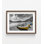 Bateaux jaunes au bord du lac - reproduction de photo encadrée