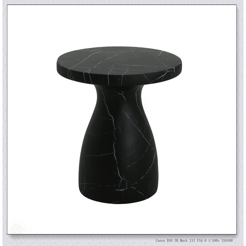Table d'appoint d'extérieur en travertin MGO durable et élégante, béton léger avec motif de marbre noir élégant