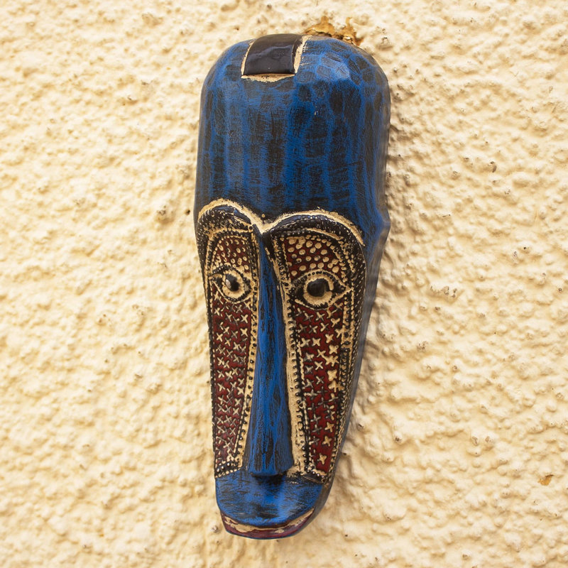 Décoration murale Kurege et masque africain en bois