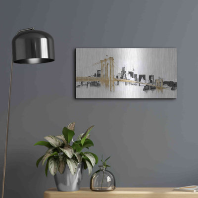 «Skyline Crossings» par Avery Tillmon