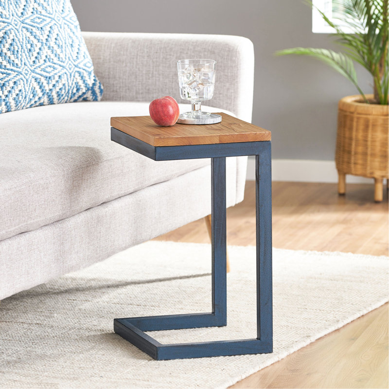 Table d'appoint en bois de sapin naturel - petite, pour un look frais avec table en fer