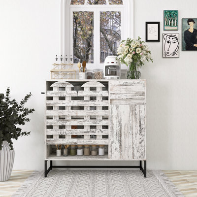 Buffet Farmhouse avec portes en treillis arquées