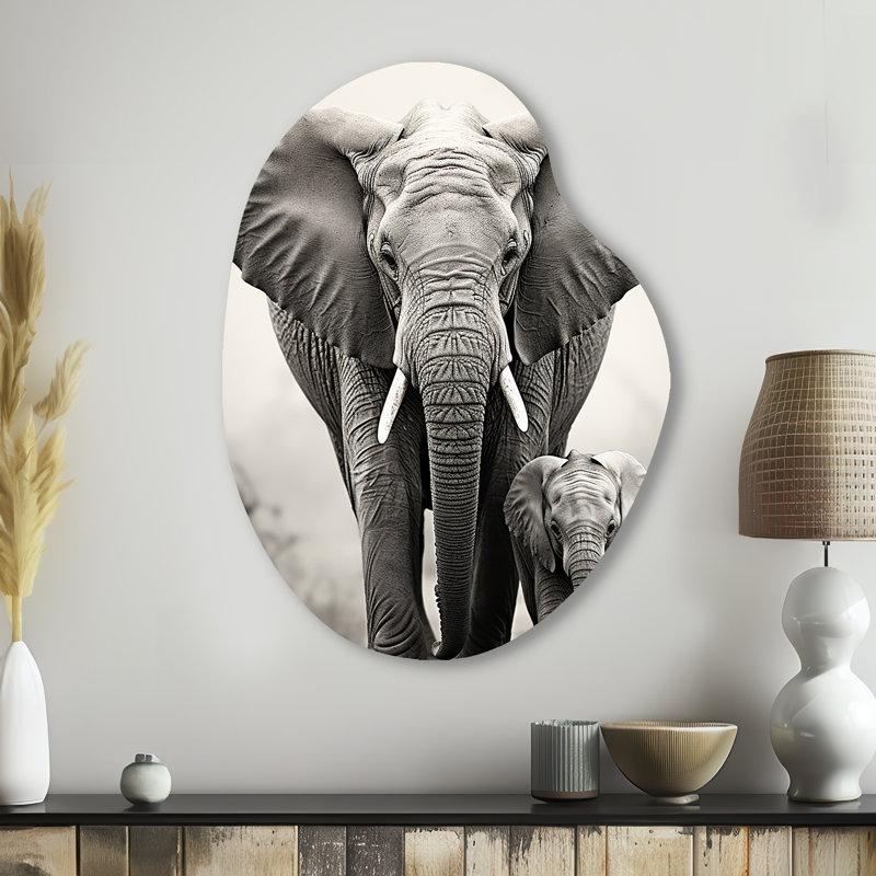 Casas - Éléphant en forme de poire, art mural asymétrique en métal, H 38 po x l 28 po