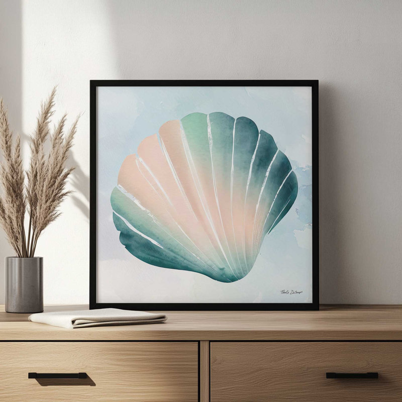 «High Tide Scallop Shell» par Nicole DeCamp, reproduction d'art, L 36 x H 36, Érable, Impression encadrée
