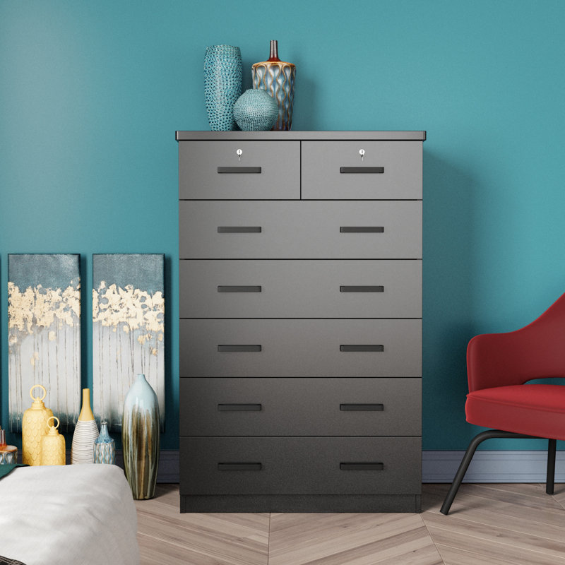31.50'' W 7 - Drawer Dresser, Black