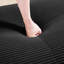 Fauteuil ergonomique modulaire en forme de L, extra-large et incurvé, en mousse haute densité 32D, recouvert de velours côtelé luxueux. Aucun assemblage requis. Base antidérapante noire. Parfait pour la maison et la chambre.