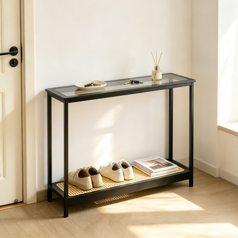 Console étroite en bambou avec rotin et verre, table d'entrée mince, table d'appoint pour canapé idéale dans un corridor, un salon, une chambre ou un hall d'entrée.