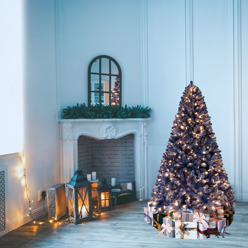 Élégants arbres de Noël illuminés enneigé bleu avec des branches pleines et des lumières chaudes, disponibles en 4,5 pi, 6,5 pi et 7,5 pi