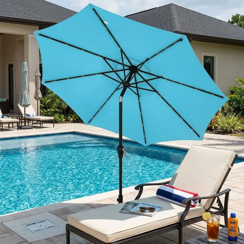 Parasol de patio avec 32 lumières DEL solaires, inclinable et manivelle pour jardin, terrasse, cour et piscine, Sarcelle
