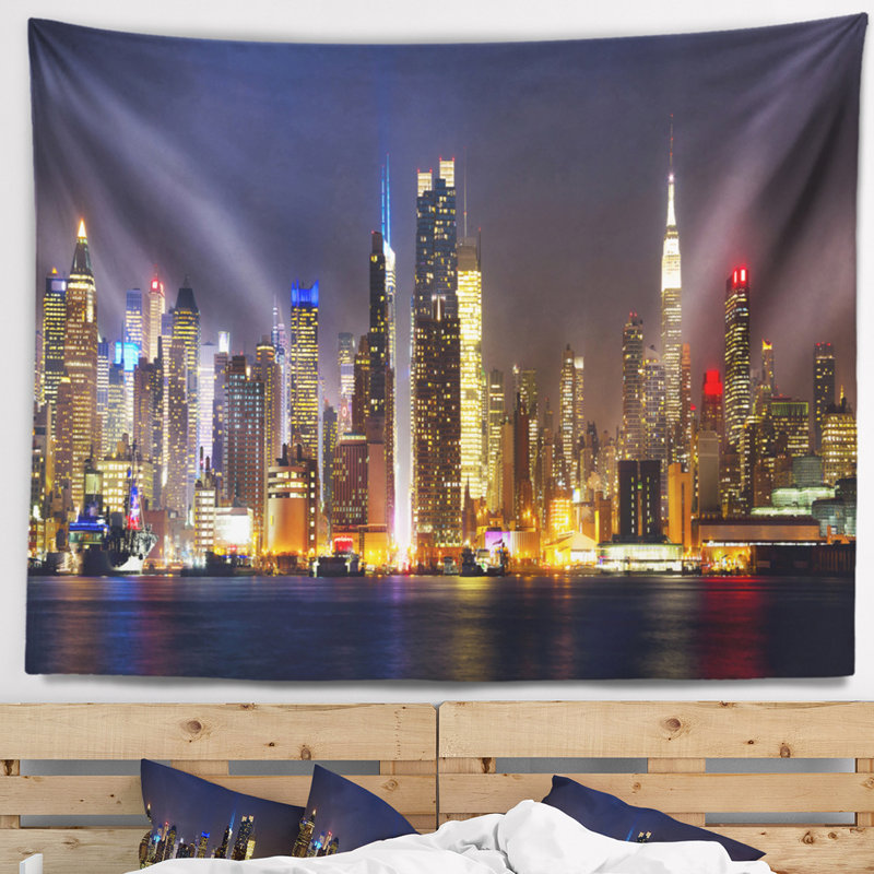 Paysage urbain de new york skyline pendant la nuit tapisserie, H 32 po x l 39 po