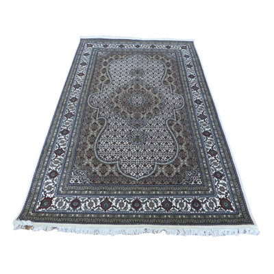 Tapis ivoire en laine et soie noué à la main 5 pi 10 po x 8 pi 10 po 1AA6F72DB1324854AA517FD2C9A497E9