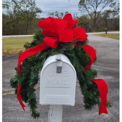 Ornement de boîte aux lettres en velours rouge