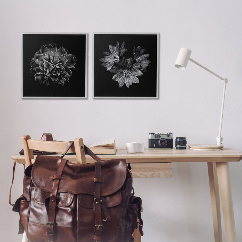  «Blossoms with Water Droplets», ensemble de 2 giclées par Brian Carson, Estampe numérique Farmhouse, H 17 po x l 17 po
